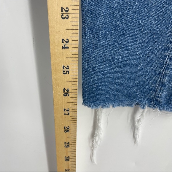 MOTHER The Looker Ankle Fray Skinny Jeans in Love Gun Distressed Light Wash 25 - Picture 9 of 13